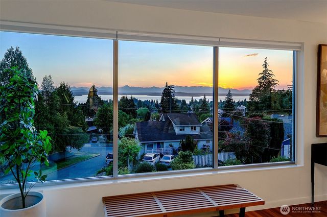 6533 38th Avenue SW, Seattle, WA 98126