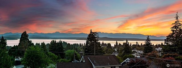 6533 38th Avenue SW, Seattle, WA 98126