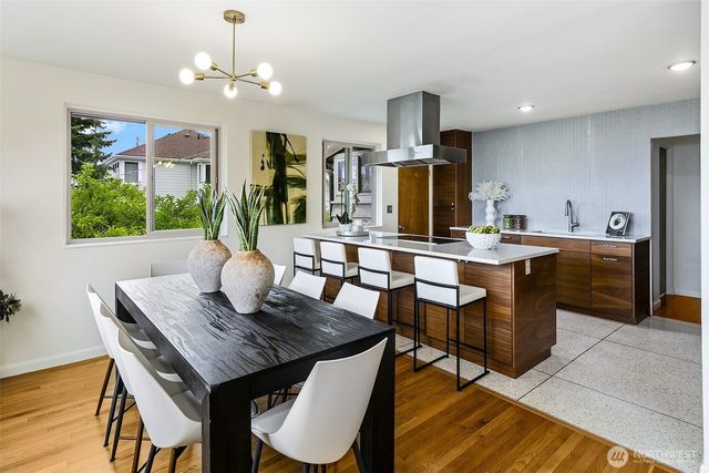 6533 38th Avenue SW, Seattle, WA 98126