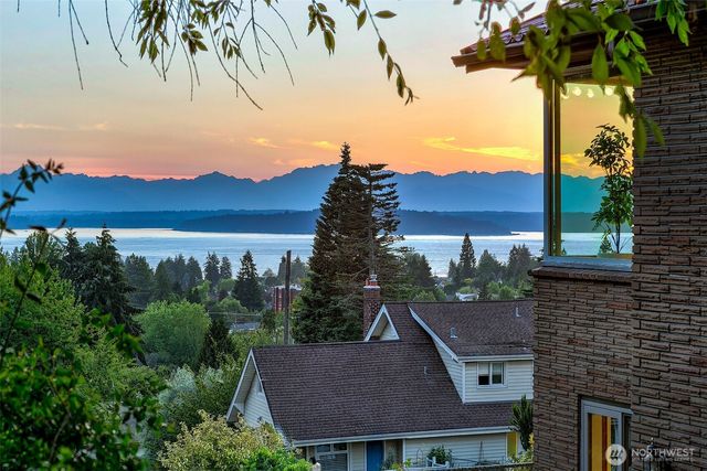 6533 38th Avenue SW, Seattle, WA 98126