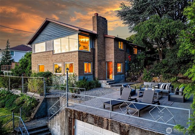 6533 38th Avenue SW, Seattle, WA 98126