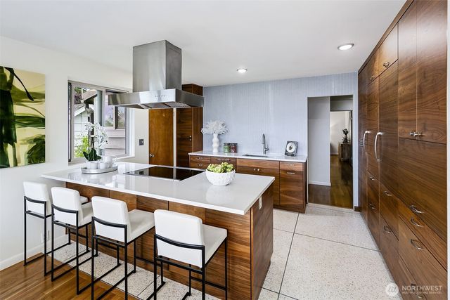 6533 38th Avenue SW, Seattle, WA 98126