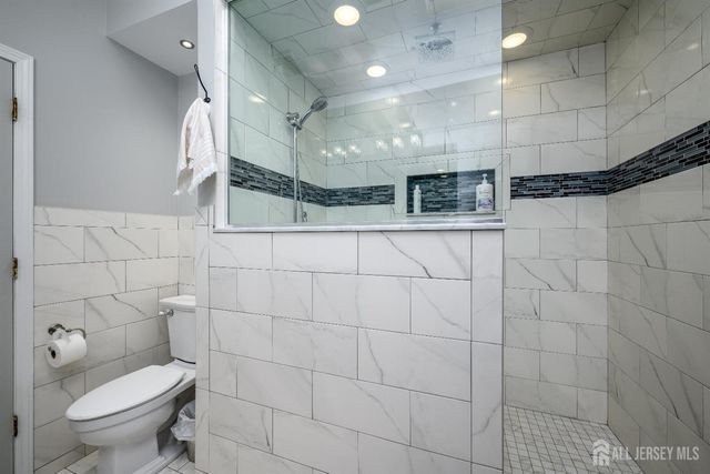 13 King Street, Edison, NJ 08820