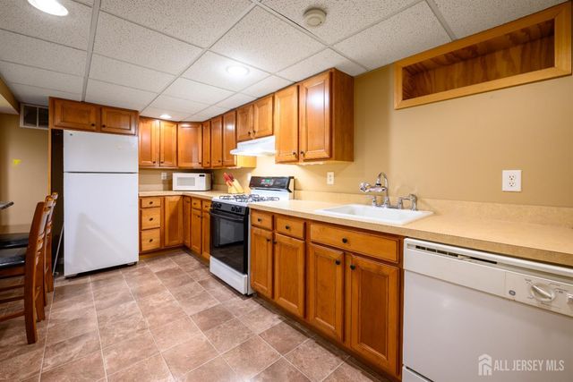 13 King Street, Edison, NJ 08820