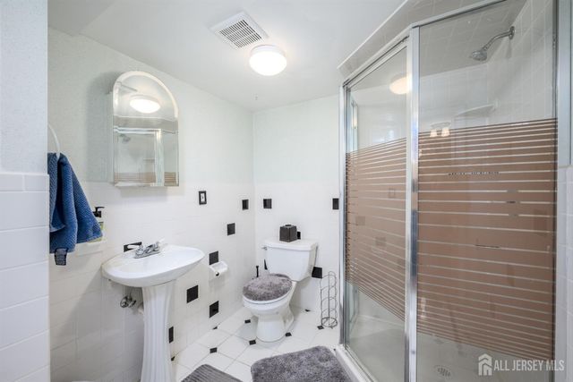 13 King Street, Edison, NJ 08820