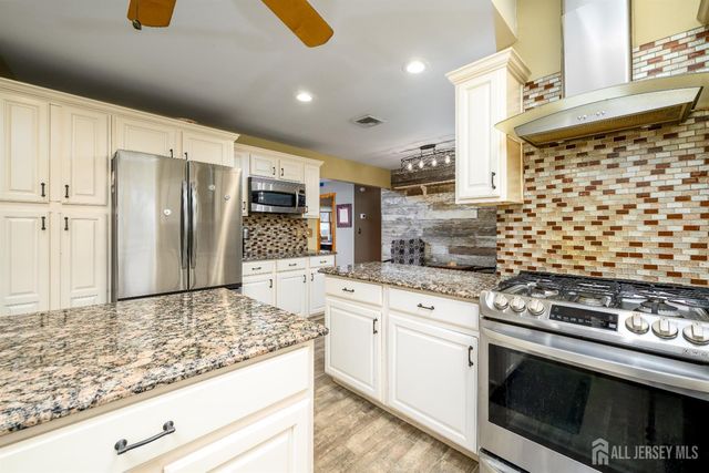 13 King Street, Edison, NJ 08820