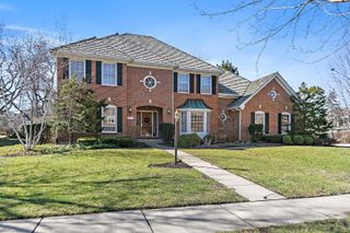 2716 Royal Kings Court, St. Charles, IL 60174