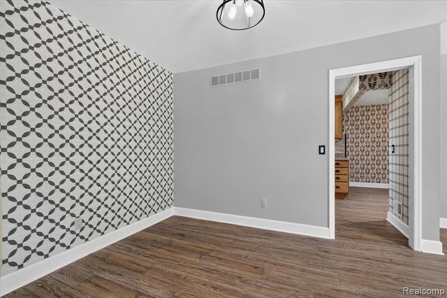 24800 Pamela Street, Flat Rock, MI 48134