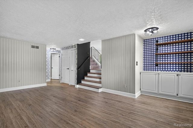 24800 Pamela Street, Flat Rock, MI 48134