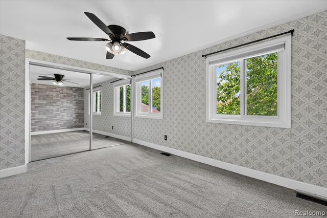 24800 Pamela Street, Flat Rock, MI 48134