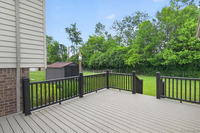 24800 Pamela Street, Flat Rock, MI 48134