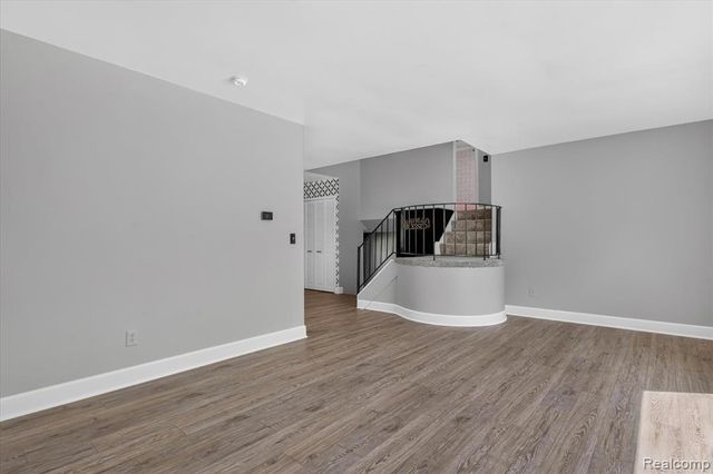 24800 Pamela Street, Flat Rock, MI 48134
