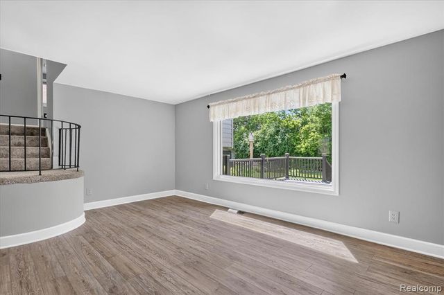 24800 Pamela Street, Flat Rock, MI 48134