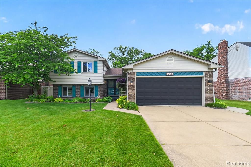 24800 Pamela Street, Flat Rock, MI 48134