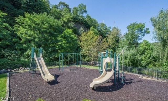 1070 Smith Manor Blvd, West Orange Twp., NJ 07052