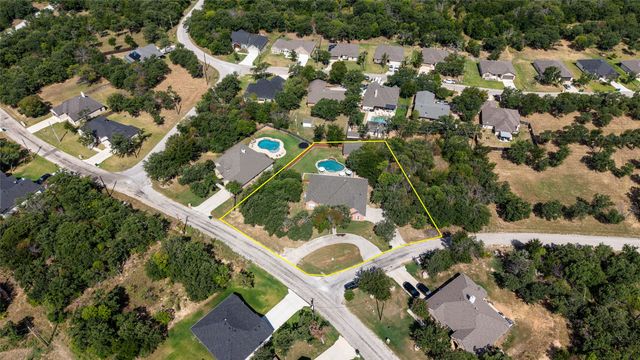 814 Haynie Drive, Runaway Bay, TX 76426