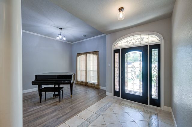 814 Haynie Drive, Runaway Bay, TX 76426