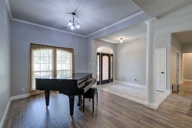 814 Haynie Drive, Runaway Bay, TX 76426