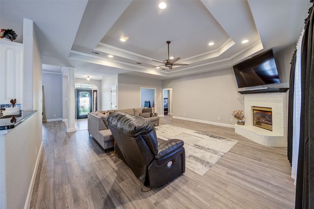 814 Haynie Drive, Runaway Bay, TX 76426