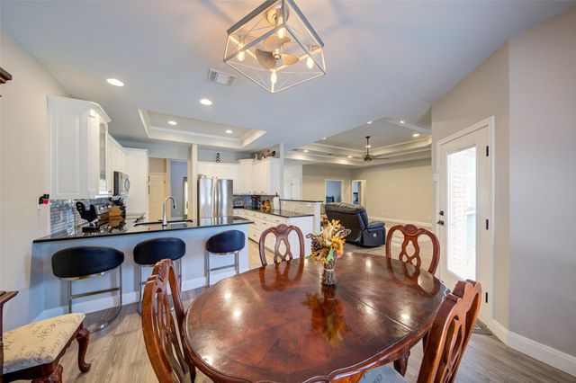 814 Haynie Drive, Runaway Bay, TX 76426