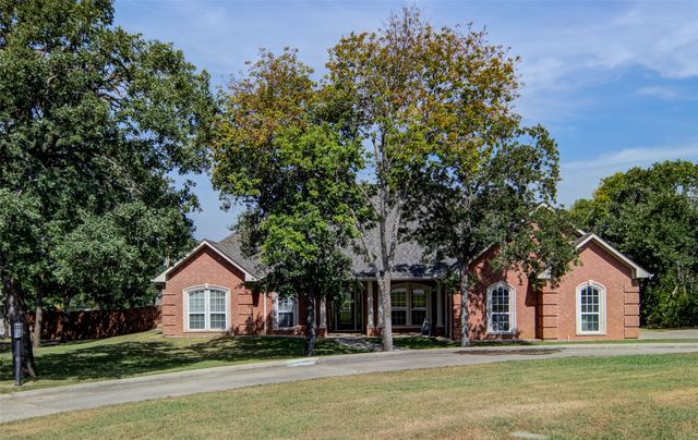 814 Haynie Drive, Runaway Bay, TX 76426