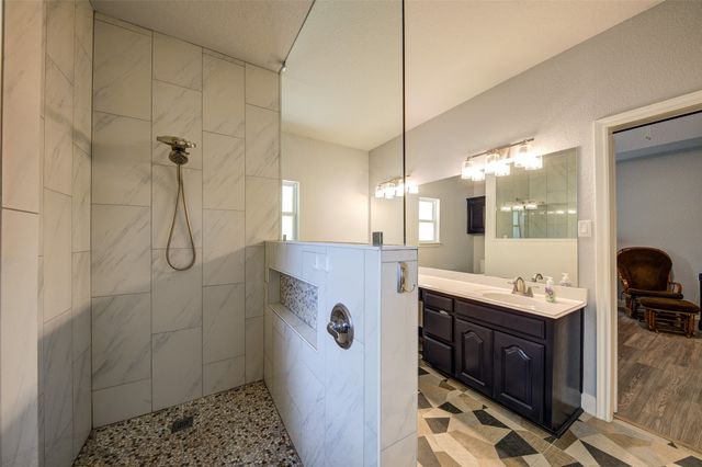 814 Haynie Drive, Runaway Bay, TX 76426