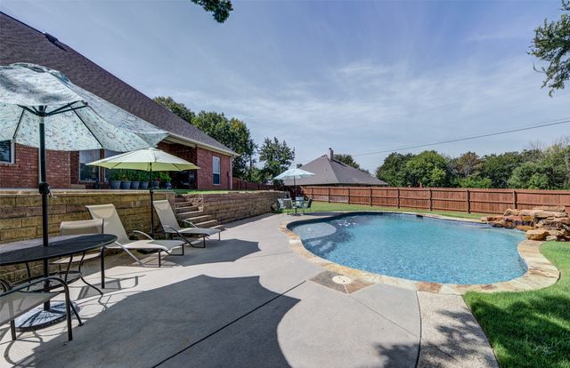 814 Haynie Drive, Runaway Bay, TX 76426
