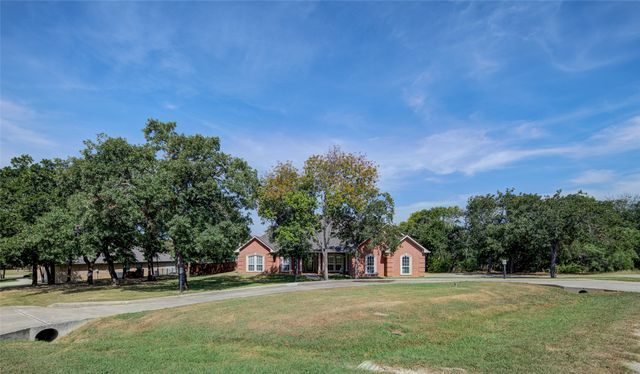 814 Haynie Drive, Runaway Bay, TX 76426