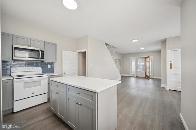 470 ROBBINS ST, Philadelphia, PA 19111