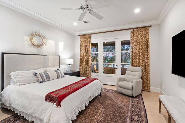 327 Meadowlakes DR, Meadowlakes, TX 78654