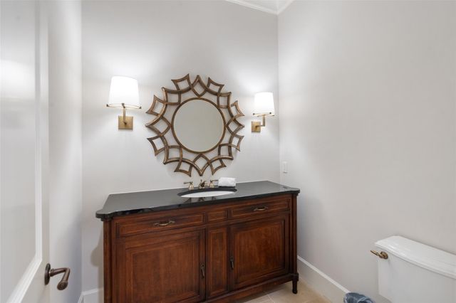 327 Meadowlakes DR, Meadowlakes, TX 78654