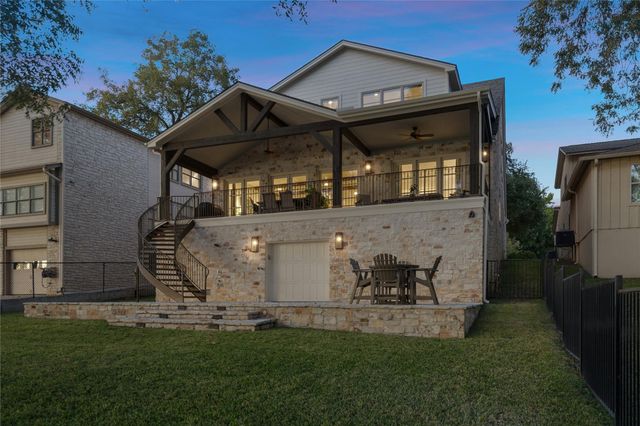 327 Meadowlakes DR, Meadowlakes, TX 78654