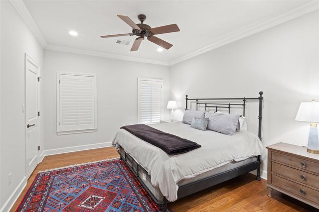 327 Meadowlakes DR, Meadowlakes, TX 78654