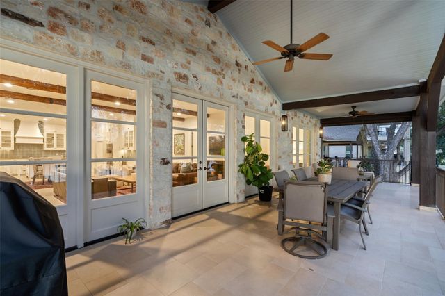 327 Meadowlakes DR, Meadowlakes, TX 78654