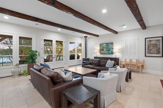 327 Meadowlakes DR, Meadowlakes, TX 78654