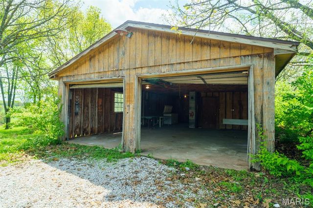 33999 N Highway 63, Vienna, MO 65582