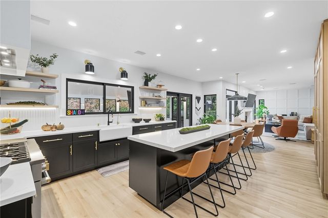 215 Timber Ridge Rd, O'hara, PA 15238