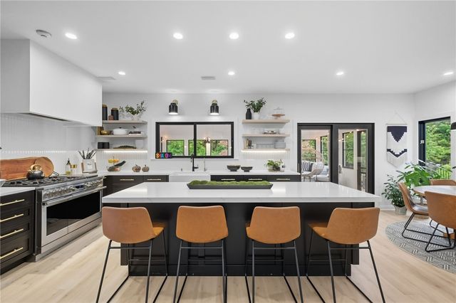 215 Timber Ridge Rd, O'hara, PA 15238