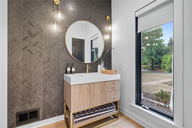 215 Timber Ridge Rd, O'hara, PA 15238