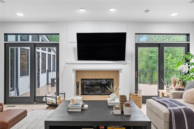 215 Timber Ridge Rd, O'hara, PA 15238