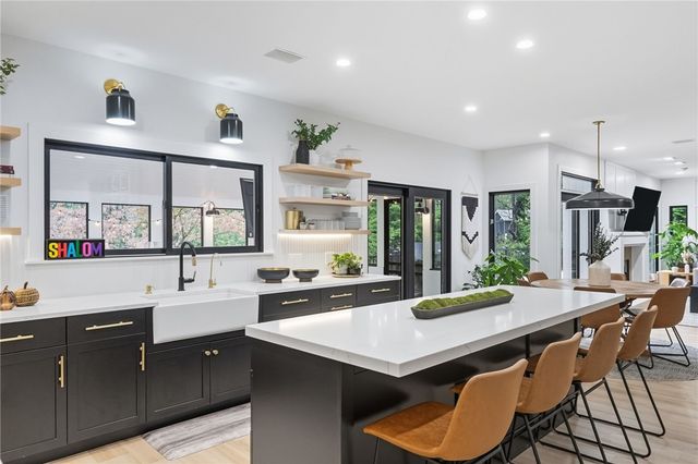 215 Timber Ridge Rd, O'hara, PA 15238