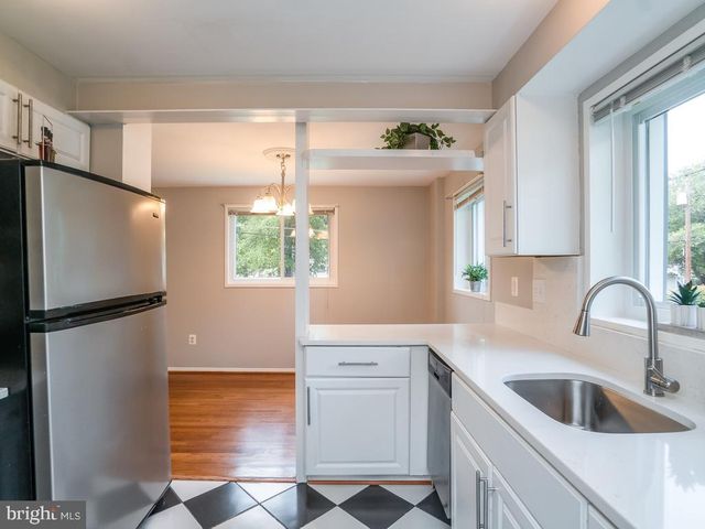 10648 ASHBY PL, Fairfax, VA 22030