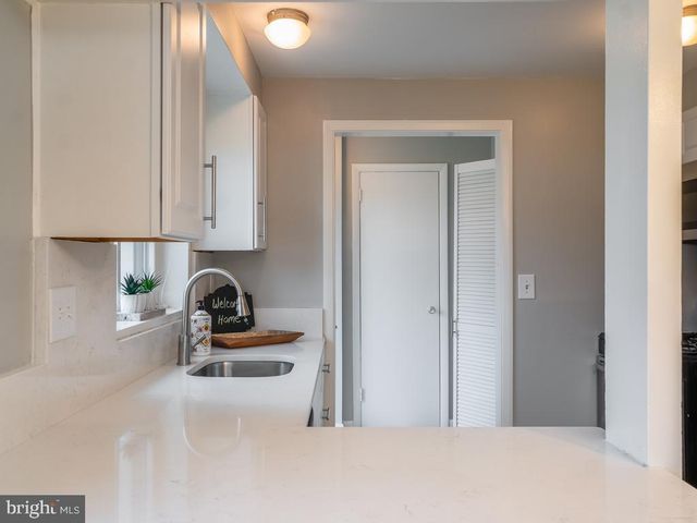 10648 ASHBY PL, Fairfax, VA 22030