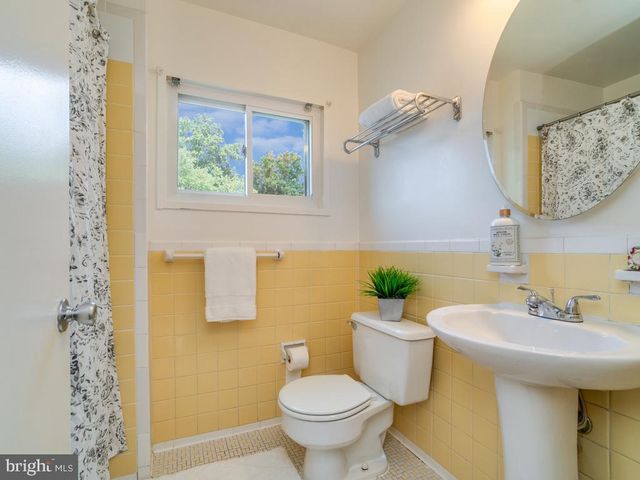 10648 ASHBY PL, Fairfax, VA 22030