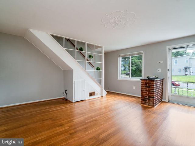 10648 ASHBY PL, Fairfax, VA 22030