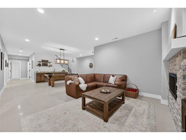 9498 Wagonwheel Dr, Littleton, CO 80125