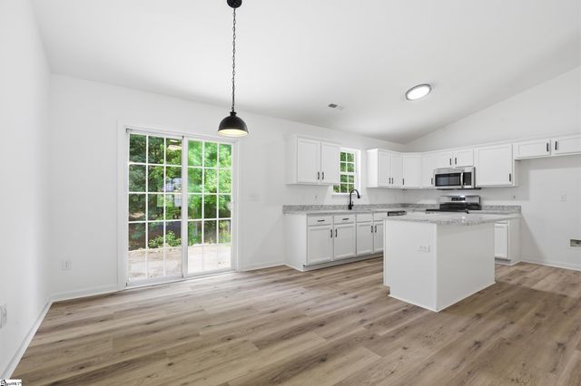 18 Patriots Pride Court, Simpsonville, SC 29680
