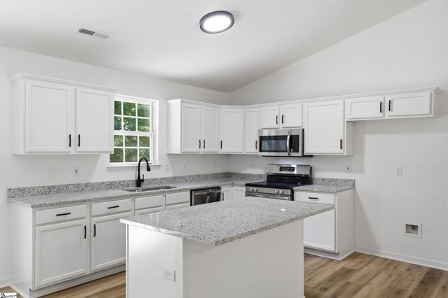 18 Patriots Pride Court, Simpsonville, SC 29680