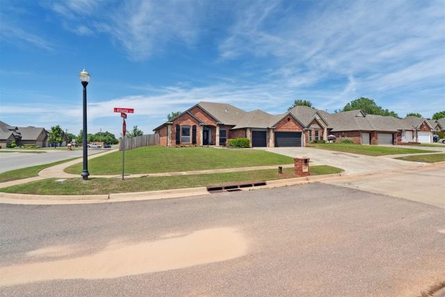 241 E Atlanta Terrace, Mustang, OK 73064