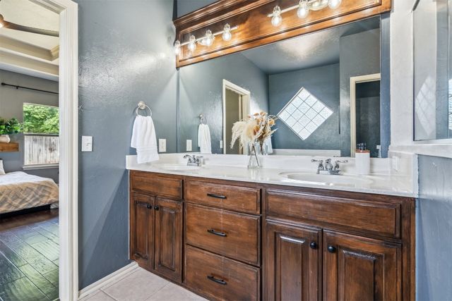 241 E Atlanta Terrace, Mustang, OK 73064